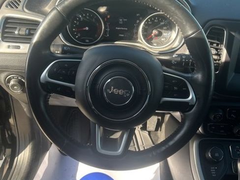 Used 2018 Jeep Compass Latitude w/ Popular Equipment Group image 17