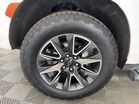 Used 2022 Chevrolet Tahoe Z71 w/ Luxury Package image 14