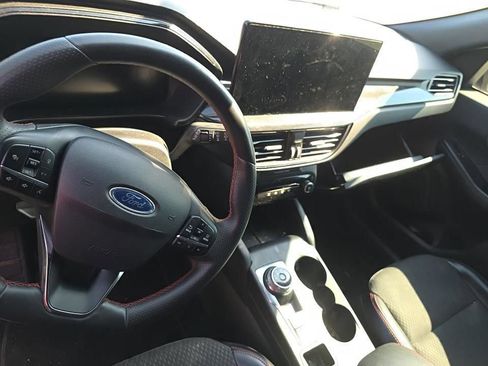 Used 2023 Ford Escape ST-Line w/ Tech Pack #1 AWD/4WD image 8