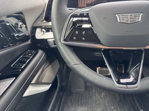 New 2025 Cadillac Optiq Luxury 1 w/ LPO, Floor Liner Package image 20