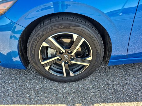 Used 2024 Nissan Sentra SV FWD image 25