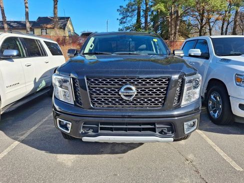 Used 2019 Nissan Titan PRO-4X image 2