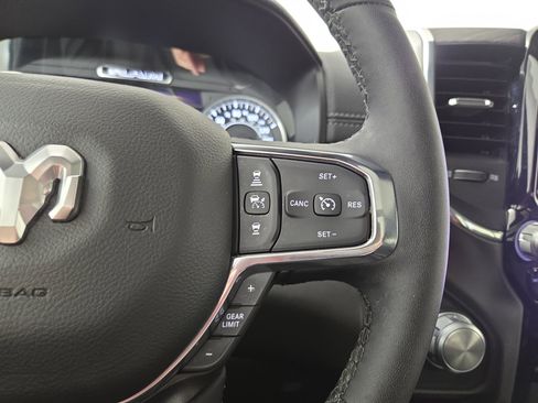 Used 2025 RAM 1500 Laramie AWD/4WD image 17