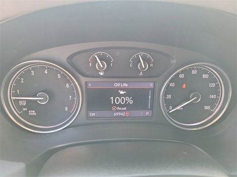 Used 2022 Buick Enclave Essence image 19