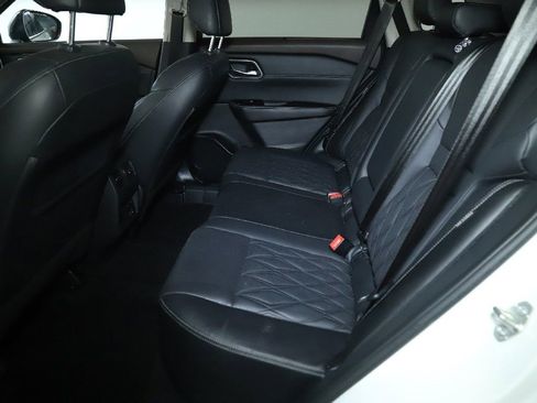 Certified 2021 Nissan Rogue Platinum image 16