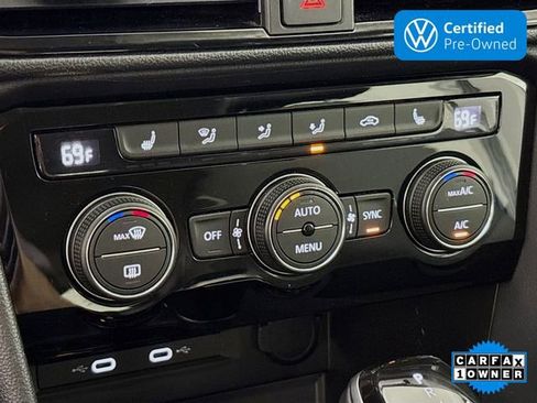 Used 2024 Volkswagen Taos SE image 16