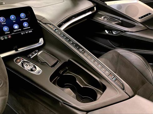 Used 2022 Chevrolet Corvette Stingray Premium Conv w/ Z51 Performance Package RWD image 16