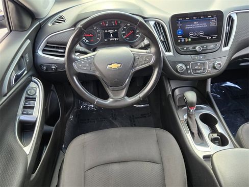 Used 2021 Chevrolet Malibu RS image 13