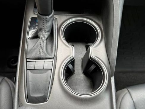 Used 2024 Toyota Camry SE FWD image 21