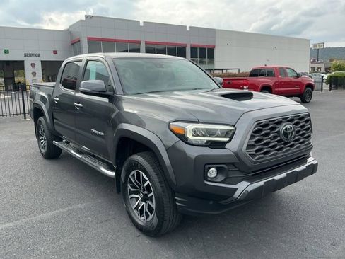 Used 2023 Toyota Tacoma TRD Sport image 3