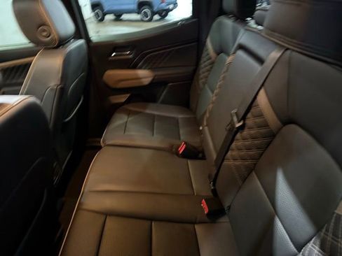 Used 2024 GMC Canyon Denali AWD/4WD image 26