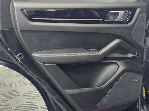Certified 2023 Porsche Cayenne Platinum Edition AWD/4WD image 20