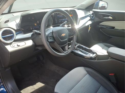 Certified 2024 Chevrolet Trax LT FWD image 7