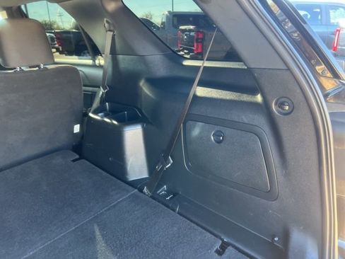 Used 2018 Ford Explorer XLT image 24