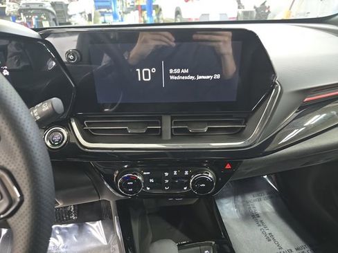 New 2026 Chevrolet Trax RS w/ Sunroof Package image 20