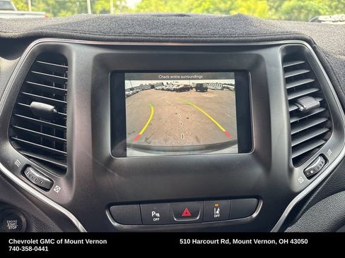 Used 2021 Jeep Cherokee Latitude Lux w/ Trailer Tow Group AWD/4WD image 24