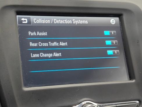 Used 2018 Chevrolet Equinox LT FWD image 35