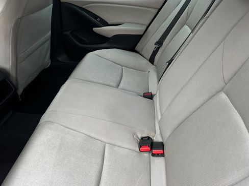 Used 2018 Honda Accord LX image 5