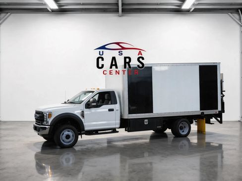 Used 2018 Ford F550 2WD Regular Cab Super Duty image 3