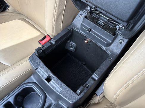 Used 2019 Jeep Wrangler Unlimited Rubicon AWD/4WD image 42