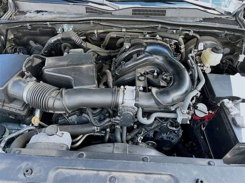 Used 2023 Toyota Tacoma SR5 w/ Technology Package image 27