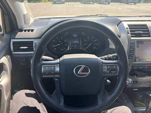 Used 2017 Lexus GX 460 AWD/4WD image 6