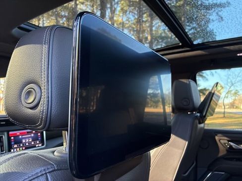 Used 2021 GMC Yukon Denali w/ Denali Ultimate Package image 24