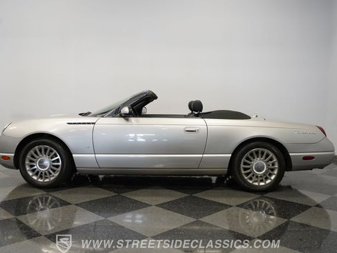 Used 2004 Ford Thunderbird image 10