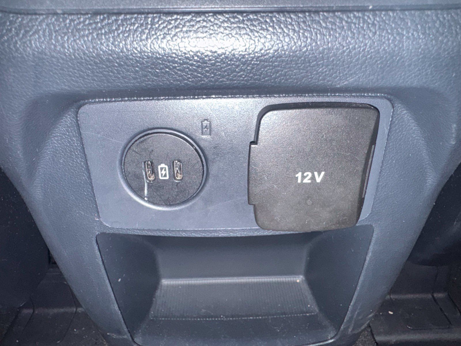 Used 2025 Ford Explorer ST-Line w/ ST-Line Street Pack AWD/4WD image 34