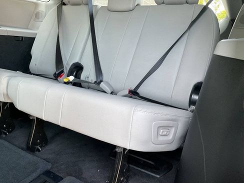 Used 2016 Toyota Sienna Limited w/ Protection Package FWD image 39