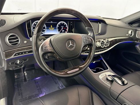 Used 2015 Mercedes-Benz S 550 Sedan image 4