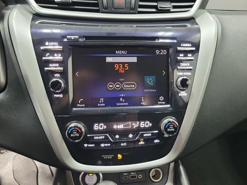 Used 2019 Nissan Murano S image 39