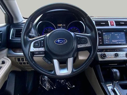 Used 2016 Subaru Outback 2.5i Limited AWD/4WD image 3
