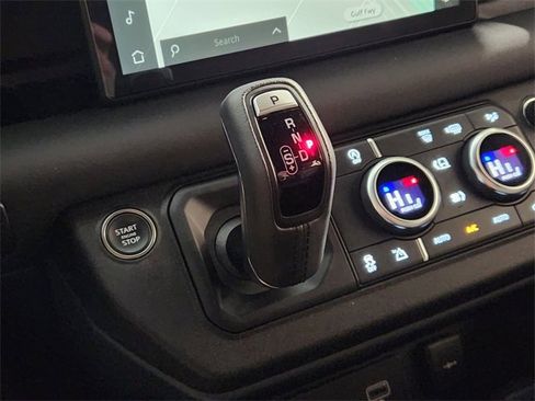 Used 2024 Land Rover Defender 110 X-Dynamic SE image 19