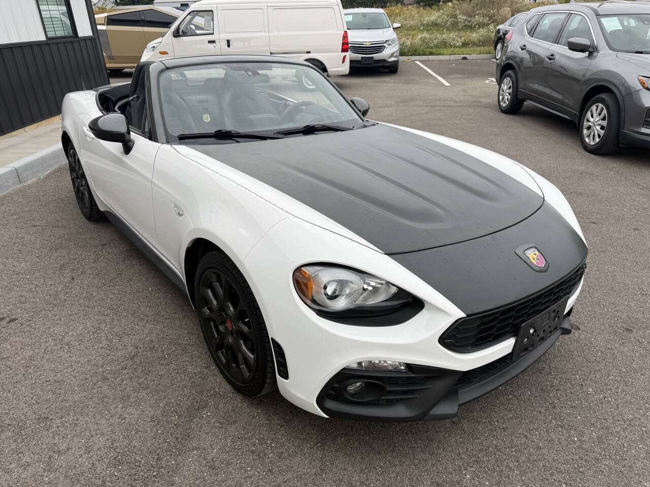 Used 2017 FIAT 124 Spider Abarth RWD image 6
