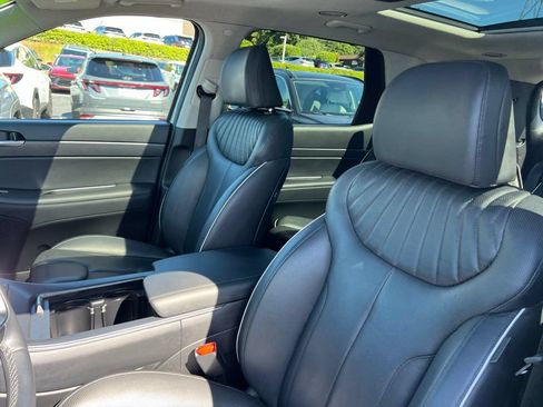 Used 2023 Hyundai Palisade Limited FWD image 13