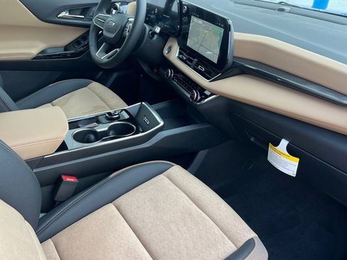 New 2026 Chevrolet Equinox ACTIV w/ Convenience Package III image 13