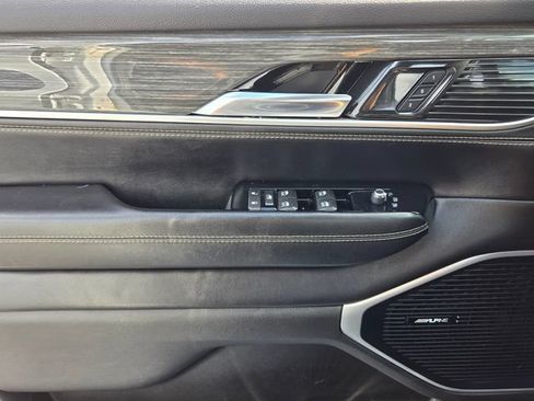 Used 2022 Jeep Wagoneer Series II RWD image 32