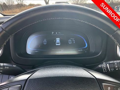 Used 2025 Hyundai Venue SEL FWD image 17