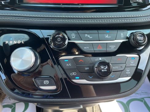 New 2026 Chrysler Pacifica Select image 20