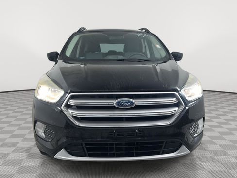 Used 2017 Ford Escape SE w/ Equipment Group 201A FWD image 2
