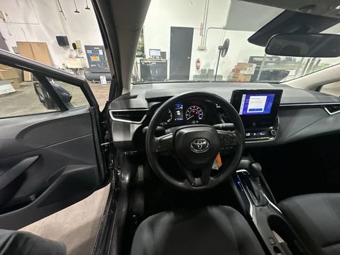 Used 2025 Toyota Corolla LE FWD image 15