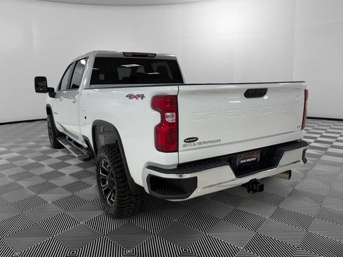 Used 2025 Chevrolet Silverado 2500 LT w/ Convenience Package AWD/4WD image 3