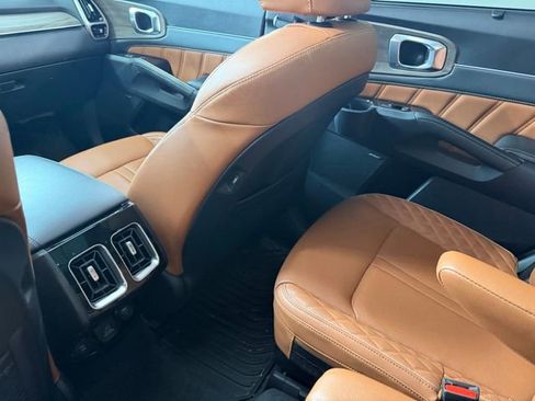 Used 2023 Kia Sorento SX Prestige image 16