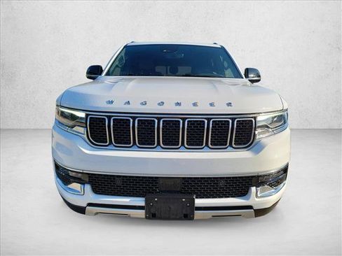 Used 2024 Jeep Wagoneer L Series II w/ Flexible Seating Group RWD image 2