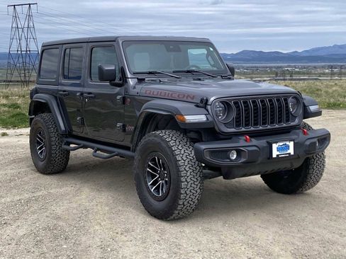 Used 2025 Jeep Wrangler Unlimited Rubicon w/ XTREMEE 35" Tire Package AWD/4WD image 11