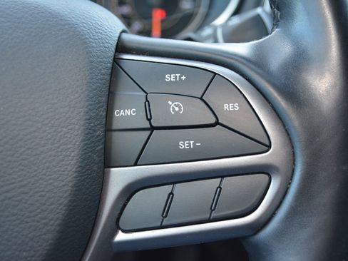 Used 2020 Jeep Cherokee Latitude Plus w/ Cold Weather Group image 18