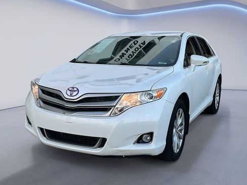 Used 2014 Toyota Venza LE FWD image 1