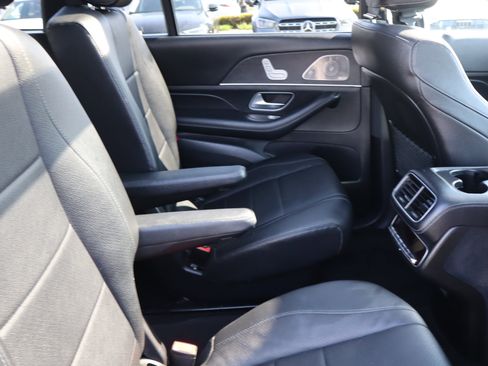 Used 2021 Mercedes-Benz GLS 450 4MATIC image 15