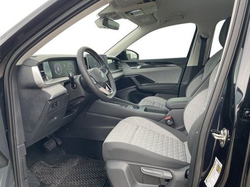 New 2025 Volkswagen Tiguan S image 9